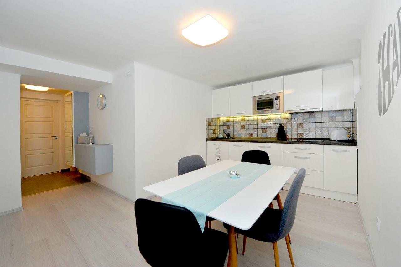 Pure Apartman Pécs Buitenkant foto