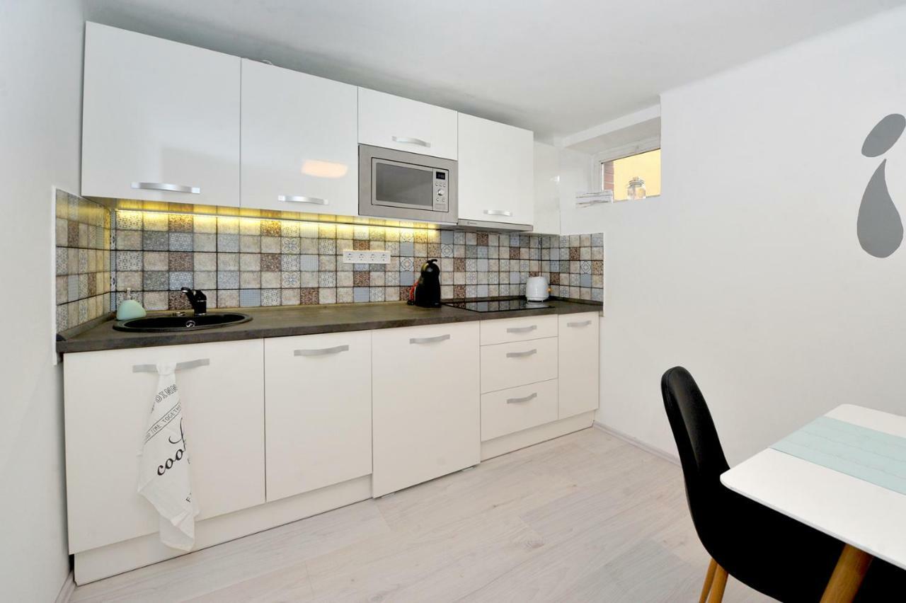 Pure Apartman Pécs Buitenkant foto
